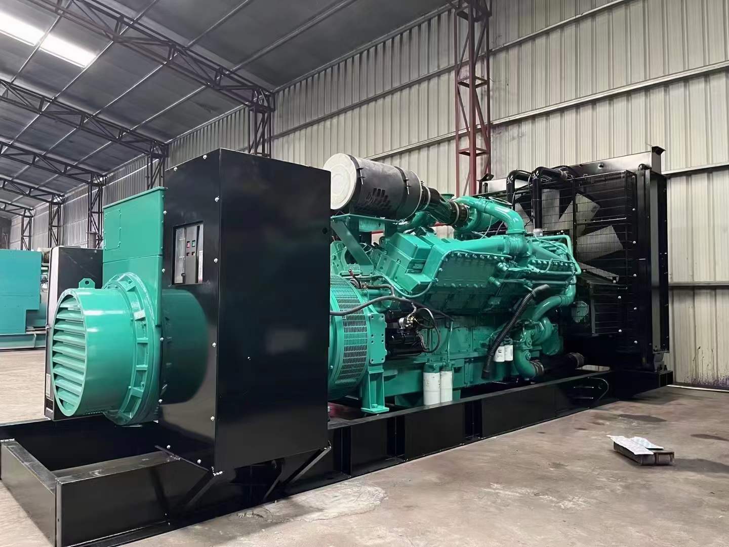 平舆如何降低 800kW 柴油发电机输出电流的波动？